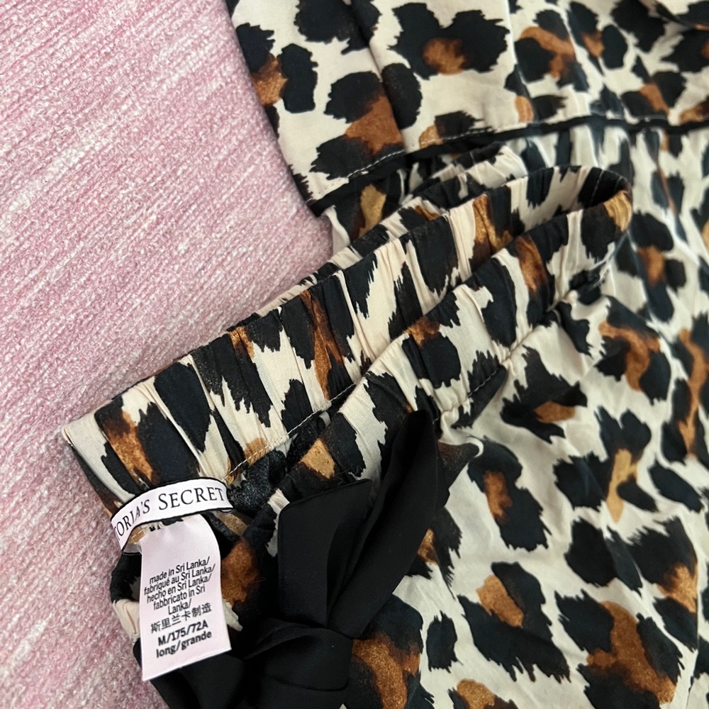 Victoria’s Secret Leopard lightweight cotton leopard pj pants -Size Medium, Long